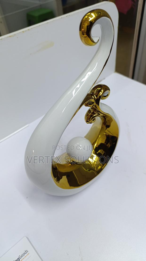 Ceramic Centerpiece - main view