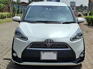 Toyota Sienta 2018 White