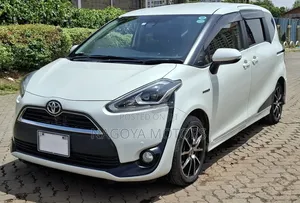 Toyota Sienta 2018 White