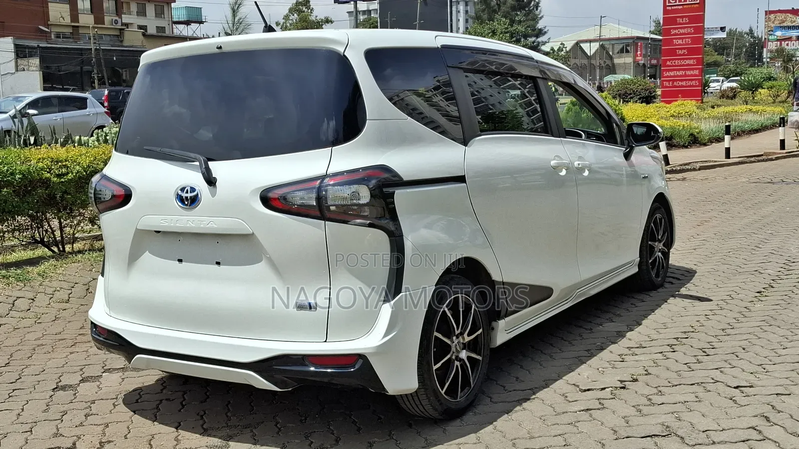 Toyota Sienta 2018 White