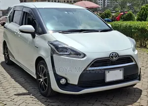 Toyota Sienta 2018 White