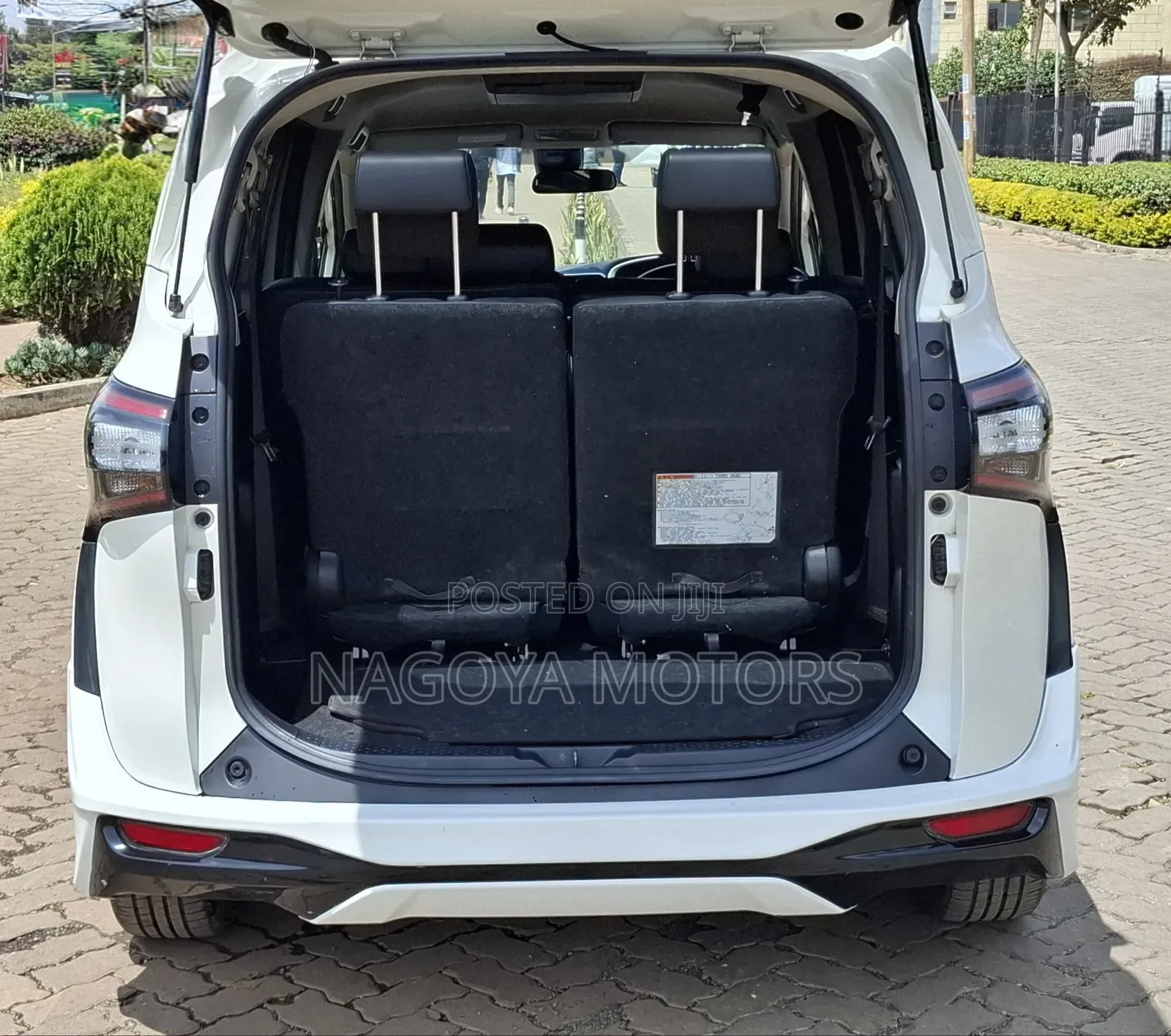 Toyota Sienta 2018 White