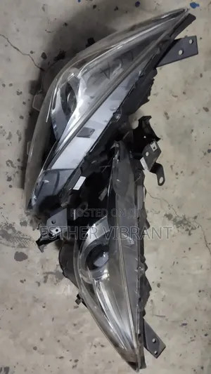 Mazda Axela 2014 Headlights