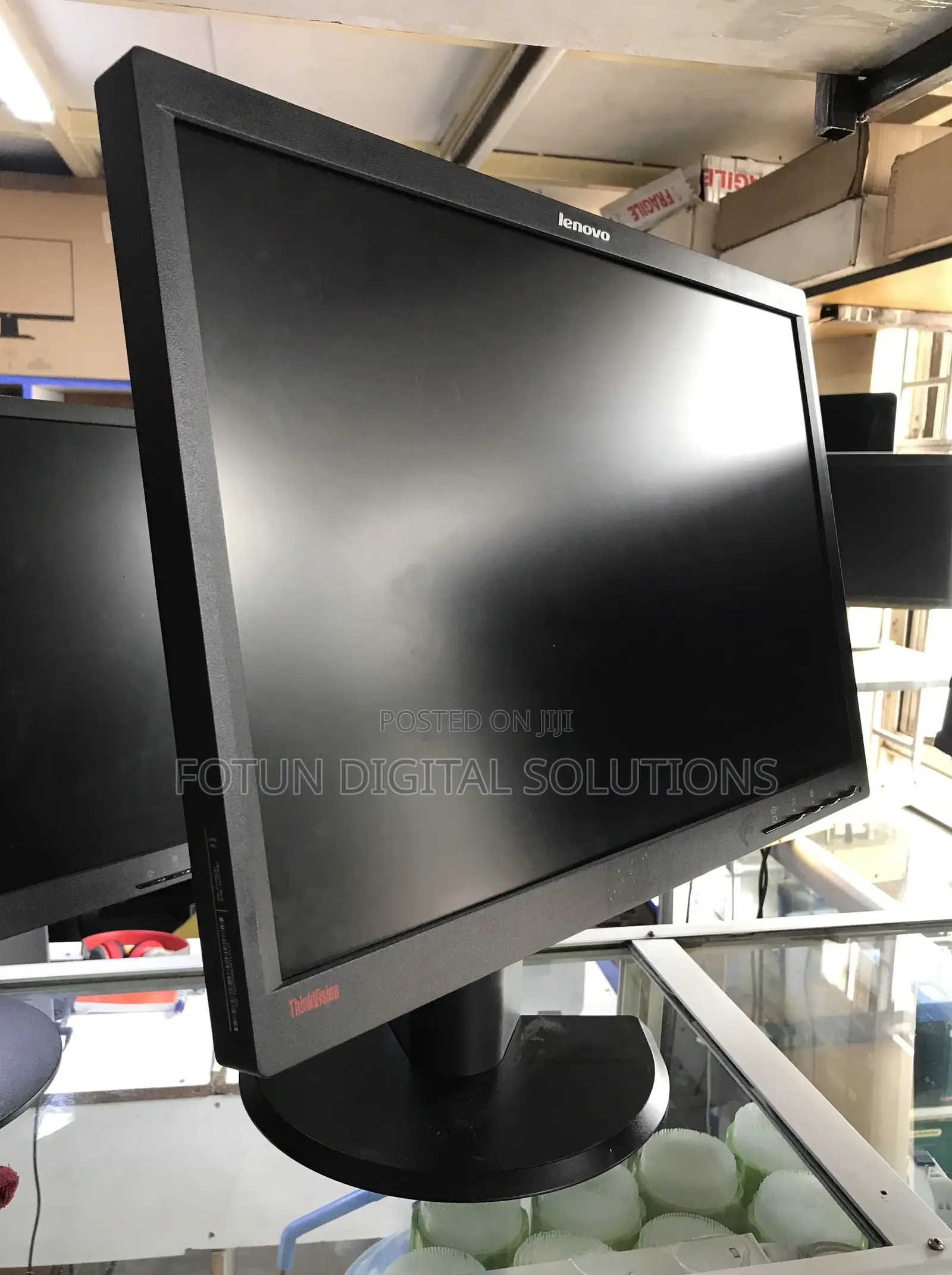 Lenovo Thinkvision 24" FHD Monitor - Compatible for Any Screen Setup