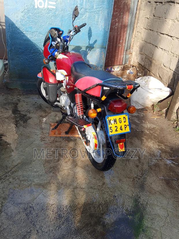 TVS HLX Plus ES 2023 Red - main view