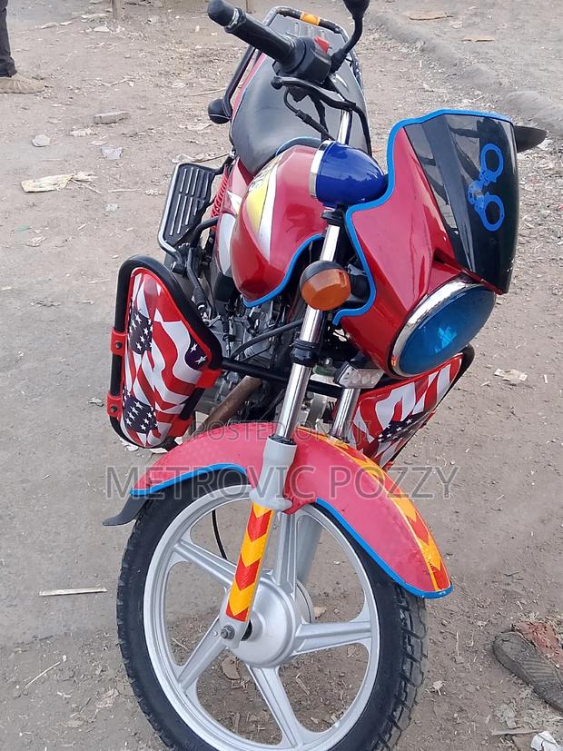 TVS HLX Plus ES 2023 Red - thumbnail 2