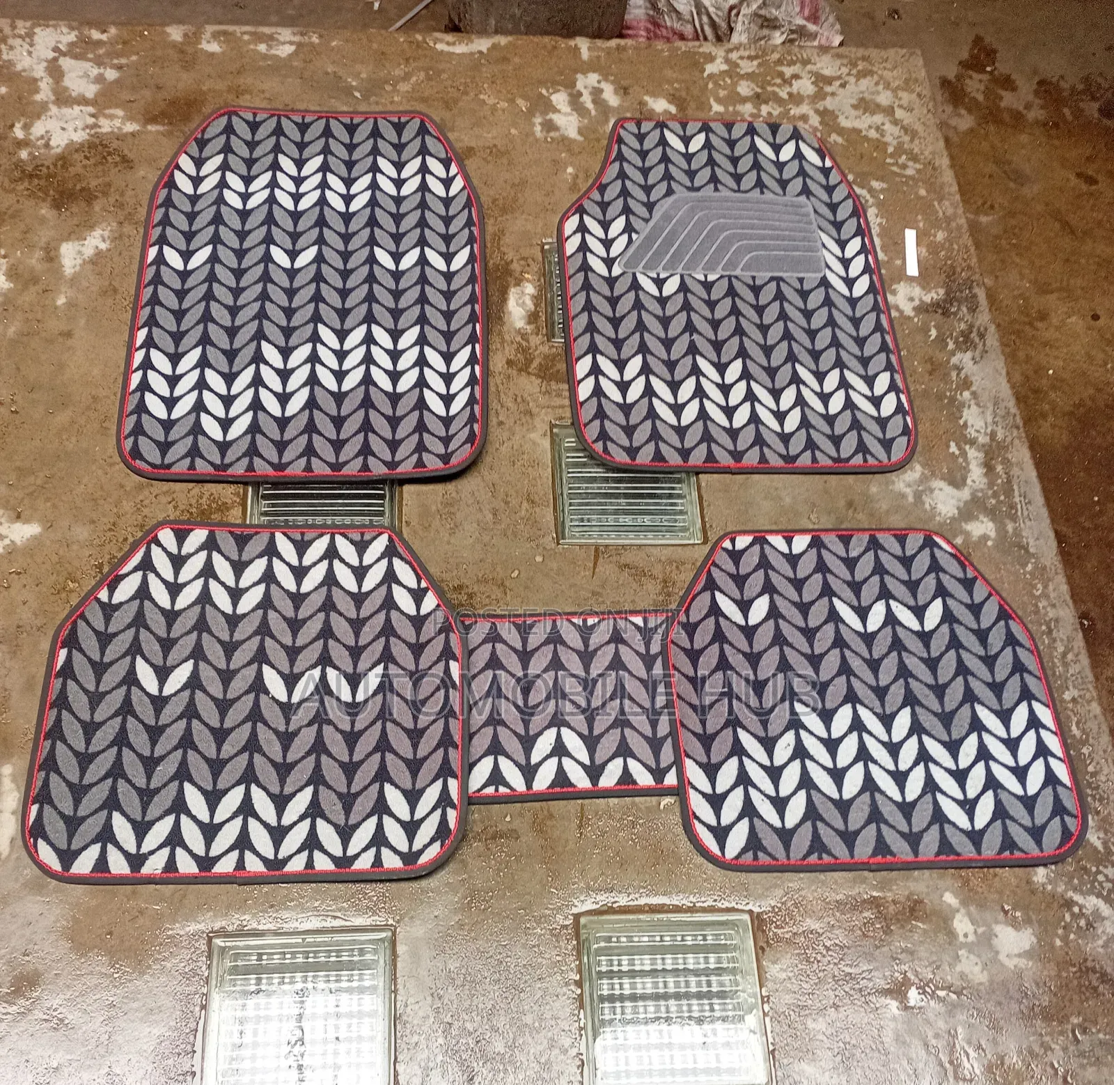 Premium Black Grey Leaf-Print Woolen Car Mats – Soft Antislip
