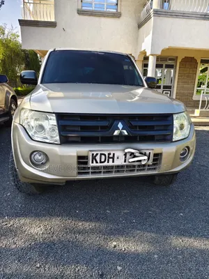 Mitsubishi Pajero V80 3.0 VR-I 2014 Silver