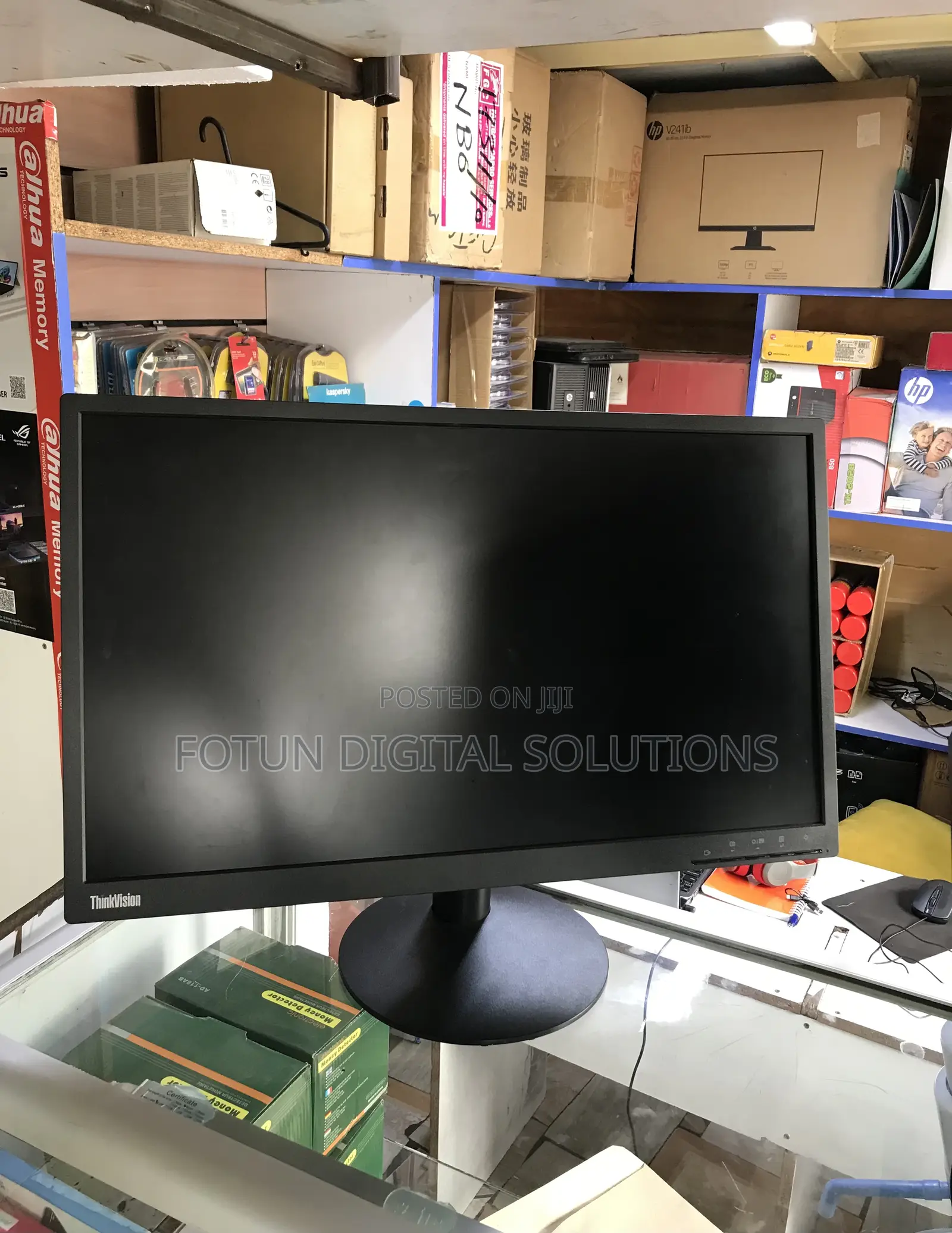 Lenovo Thinkvision 22" Monitor With Stand - Height Adjustable Tilt