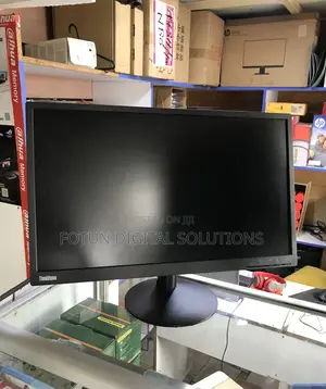 Lenovo Thinkvision 22" Monitor - Perfect for Multi-Monitor