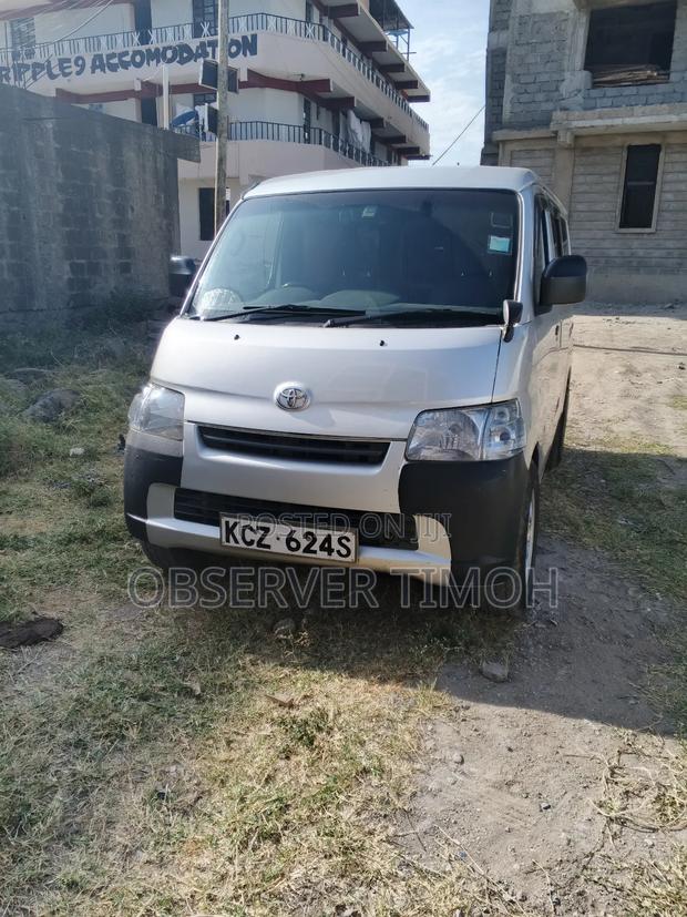 Toyota Town Ace - thumbnail 3