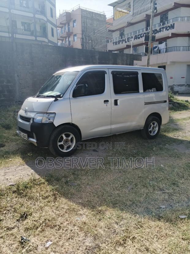Toyota Town Ace - thumbnail 4