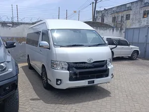 Toyota Grand HiAce 2019 White