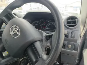 Toyota Land Cruiser 4.0 V6 GXR 2019 Gray