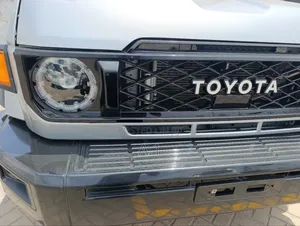 Toyota Land Cruiser 4.0 V6 GXR 2019 Gray