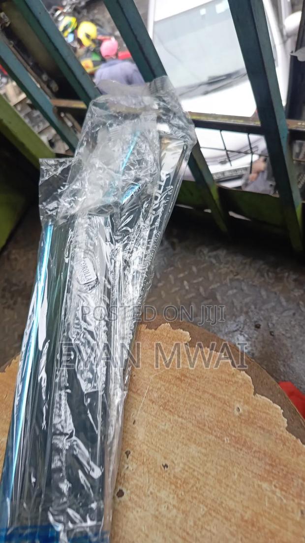 Windbreakers Available Toyota 110 - thumbnail 4