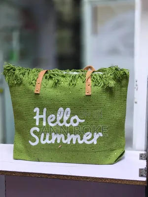 Big Capacity Summer Bag
Has a Zipper
 Very Good Quality 
