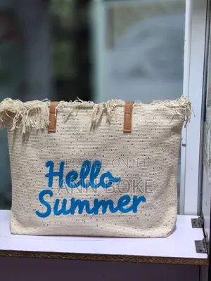 Big Capacity Summer Bag
Has a Zipper
 Very Good Quality 
