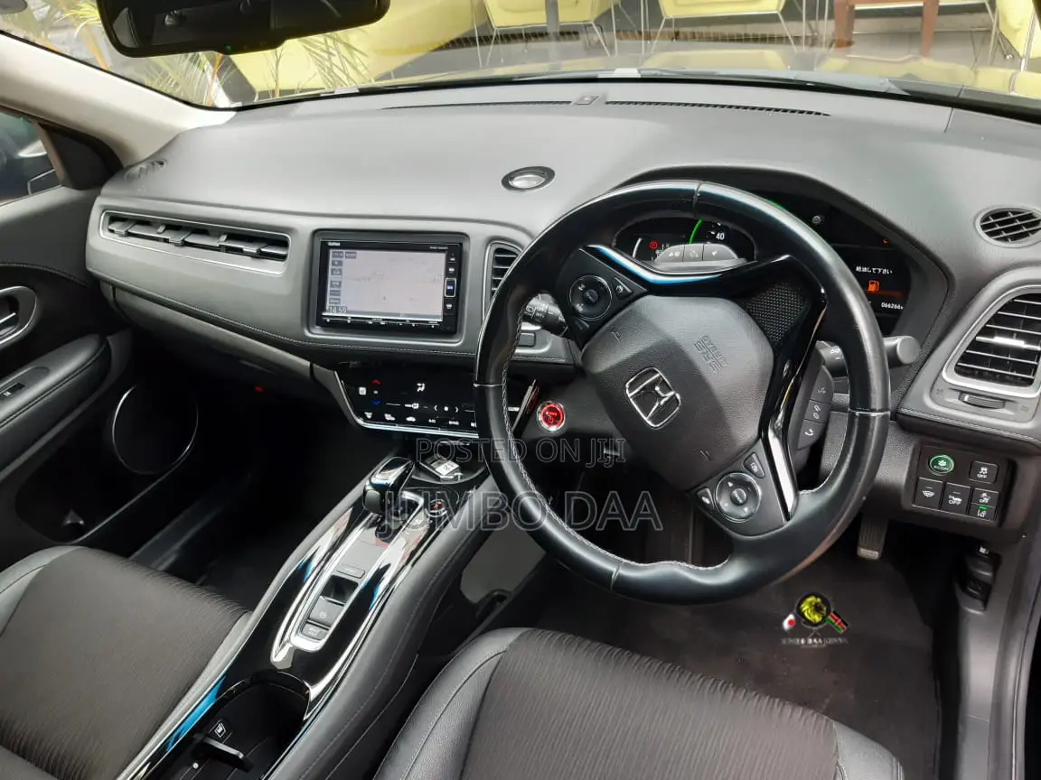 Honda Vezel 1.5 Hybrid 2WD 2018 Black