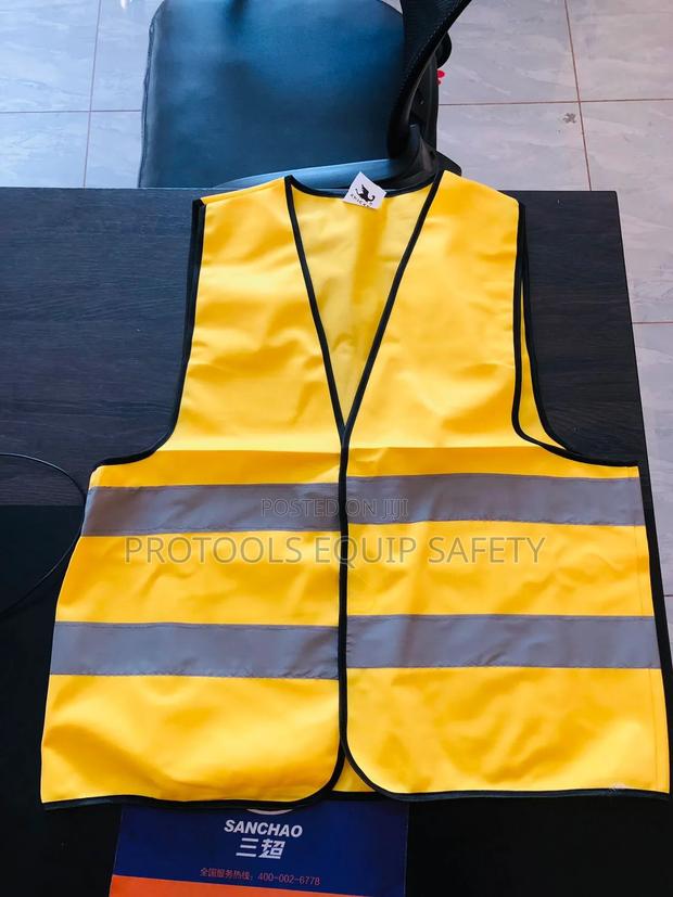 120gsm Yellow Reflector - main view