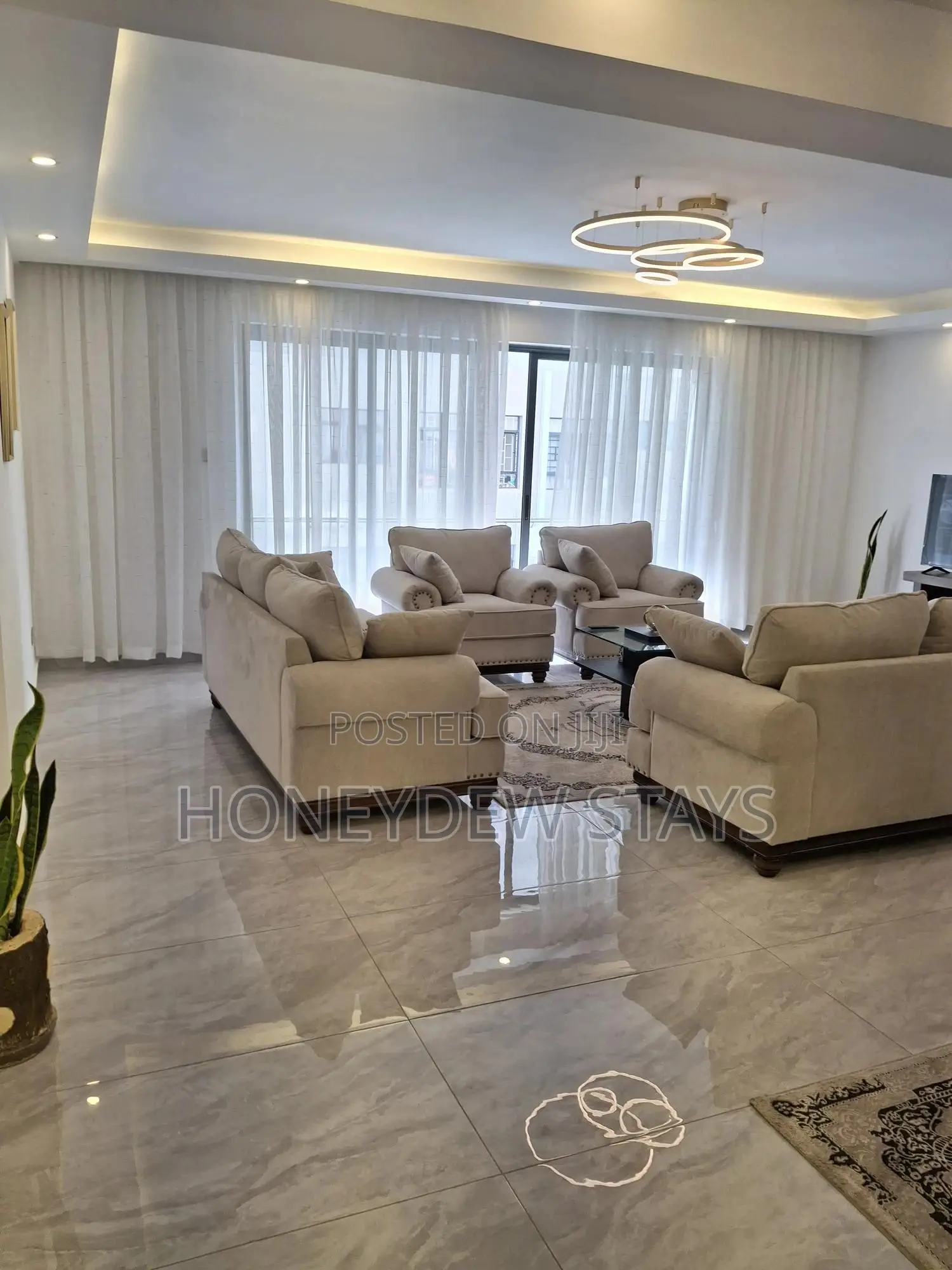 Royal Oaks Residency – Elegant 5br All en-Suite Airbnb in Lavington