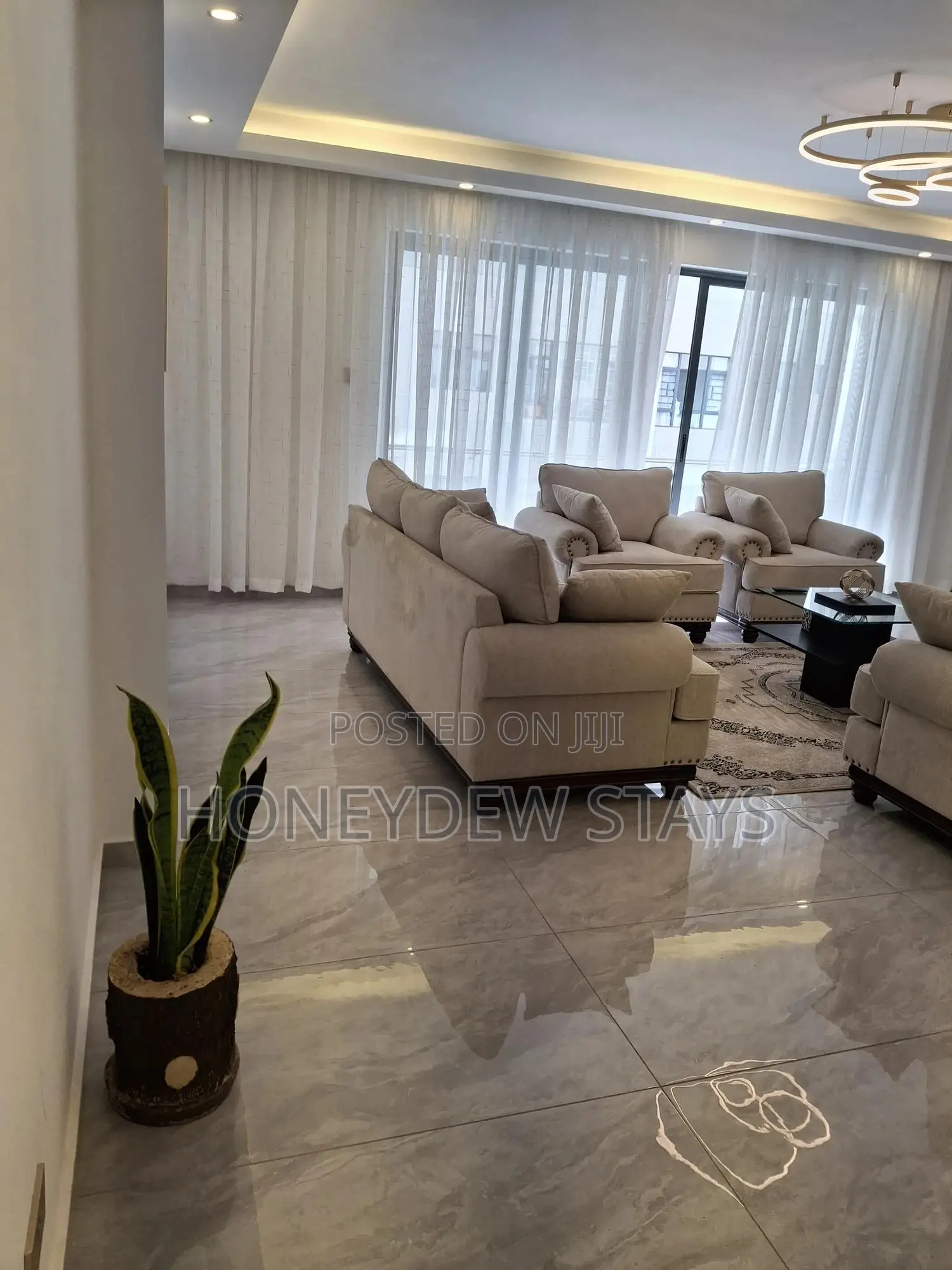 Royal Oaks Residency – Elegant 5br All en-Suite Airbnb in Lavington