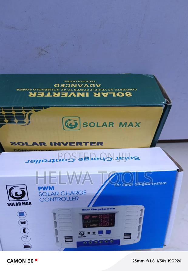 300 Watts Power Inverter + 20a Controller - main view