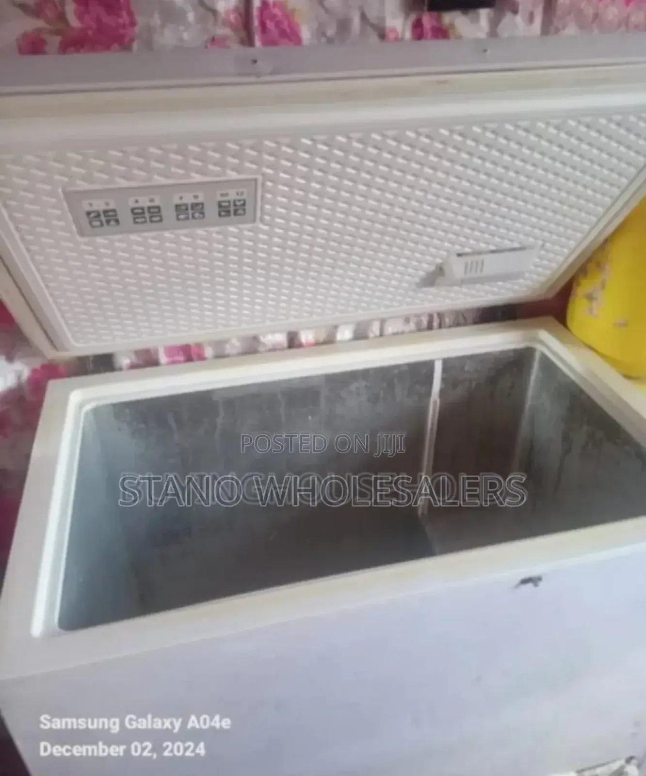 Colour White Brand New Rebune 250l Freezer
