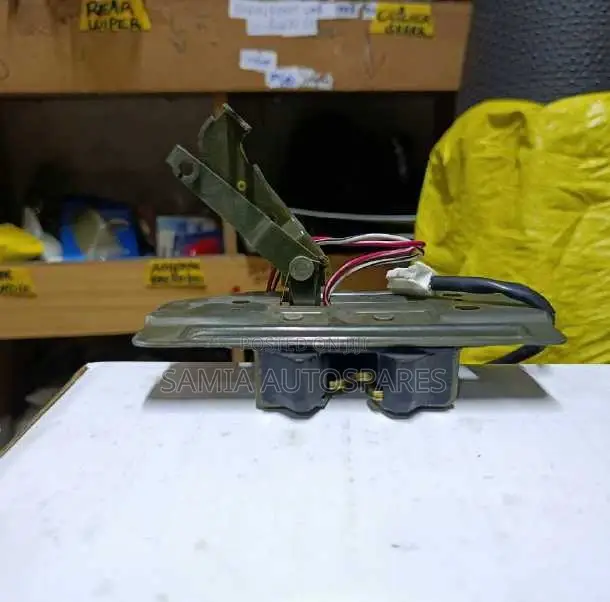 Boot Lock Toyota 9l
