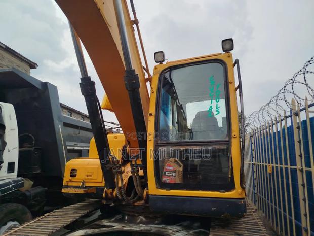 22 Ton Excavator - thumbnail 4