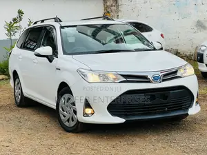Toyota Corolla Fielder 1.5 Hybrid FWD 2019 White