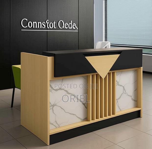 Office Desks; Spacious 1800mm Modern Reception Desk