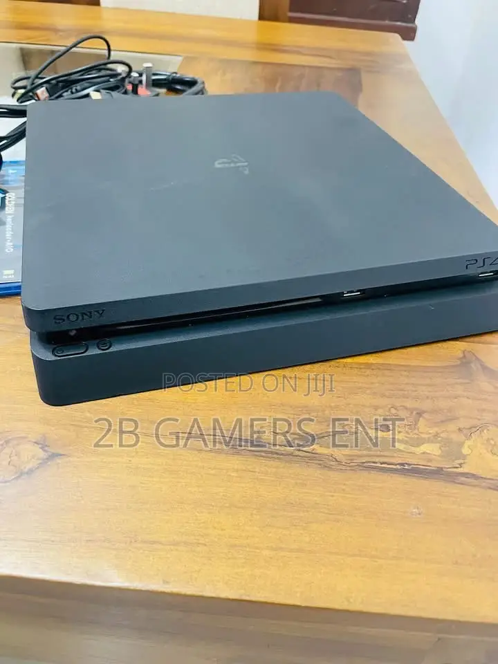 Ps4 Slim (Play Station)
