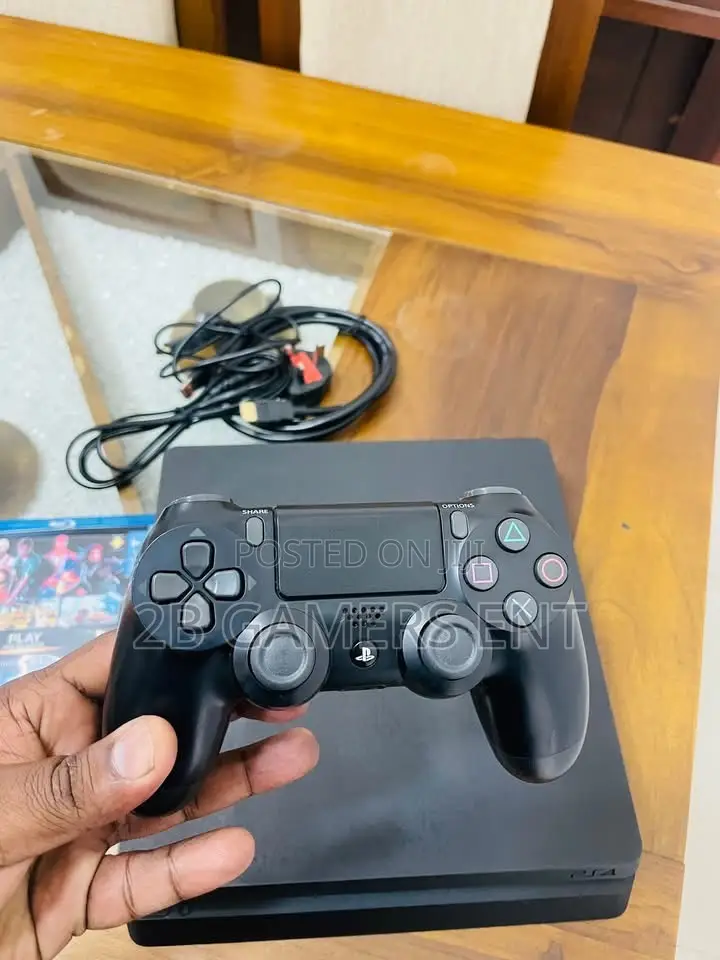 Ps4 Slim (Play Station)