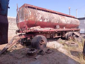 Italian Viberti Tanker Pulling Trailer 28000 Litres - thumbnail 2