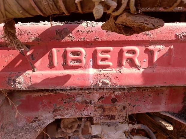 Italian Viberti Tanker Pulling Trailer 28000 Litres - thumbnail 3
