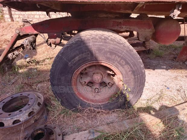 Italian Viberti Tanker Pulling Trailer 28000 Litres - thumbnail 9