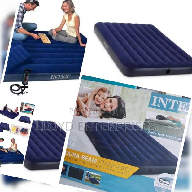 3 by 6 Intex Inflatable Matress With Hand Pump - main view