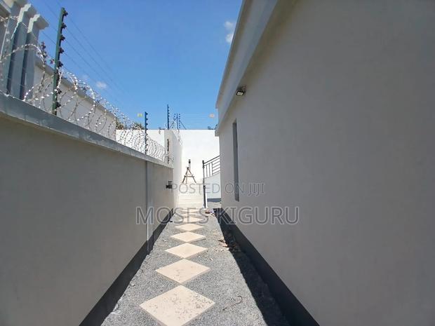3bdrm Bungalow in Mugutha Estate, Ruiru for sale - thumbnail 13
