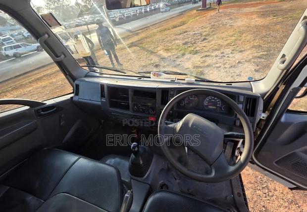 Isuzu NMR 2021 - thumbnail 8