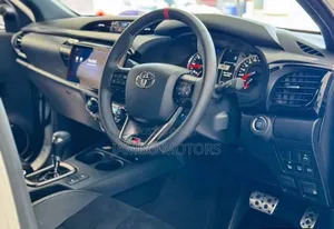 Toyota Hilux Revo Double Cab Deisel 2.8 AWD 2020 White