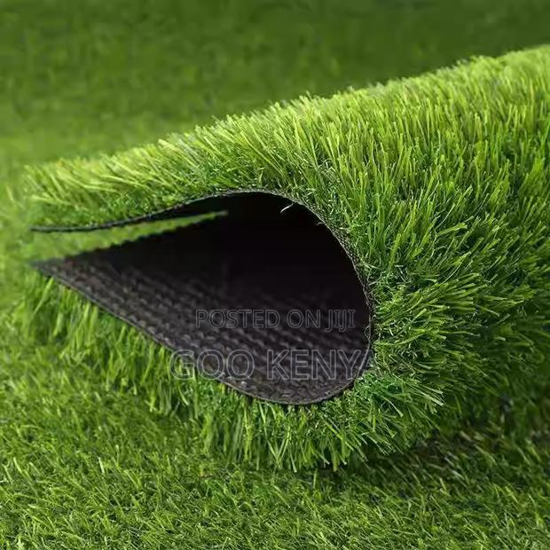 Home Carpet; Realistic-looking Outdoor Synthetic Grass