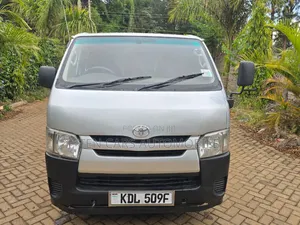 Toyota HiAce 2016 Silver
