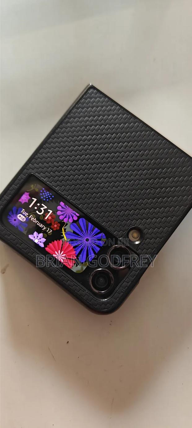 Samsung Galaxy Z Flip4 256 GB Gold - thumbnail 2