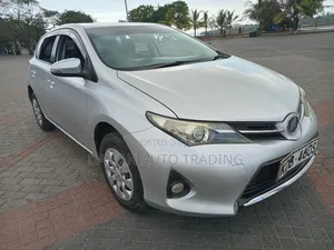 Toyota Auris 2014 Silver