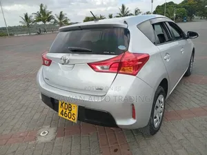 Toyota Auris 2014 Silver