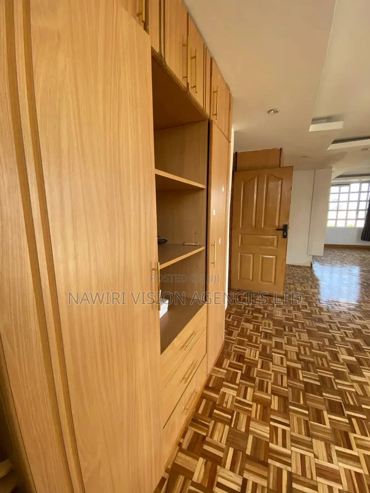 4bdrm Mansion in Airways, Complex Utawala for rent