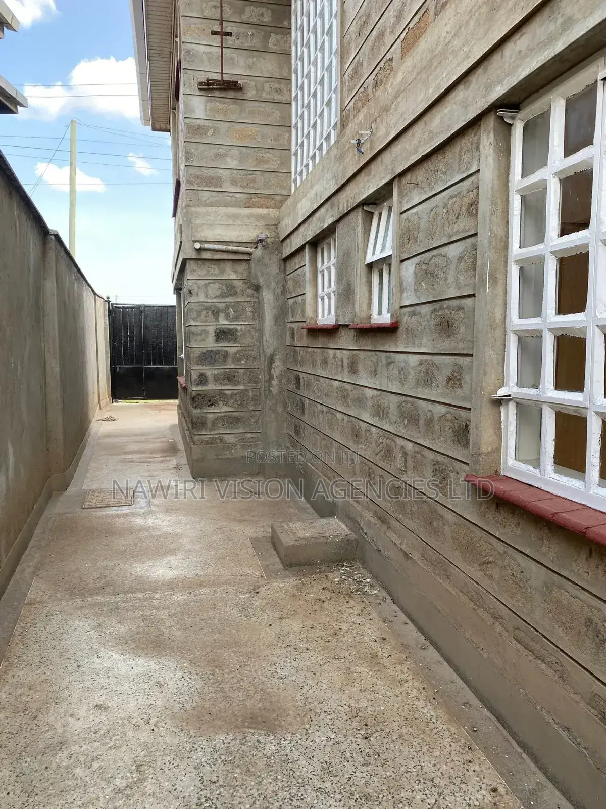 4bdrm Mansion in Airways, Complex Utawala for rent