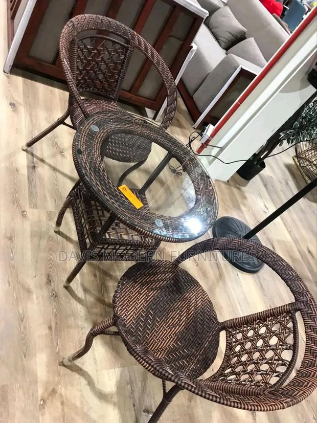 Draining Table With Chairs