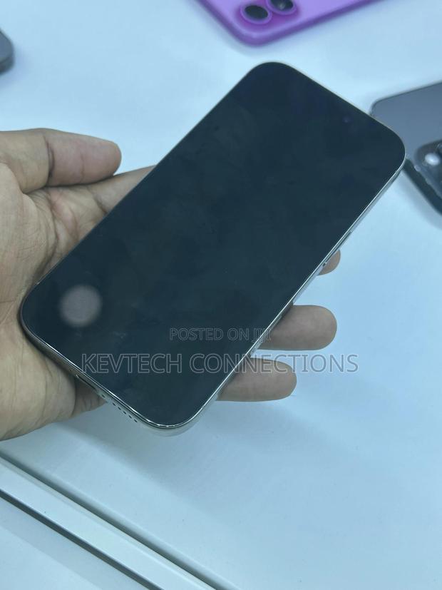 Apple iPhone 16 Pro 128 GB Gray - thumbnail 5